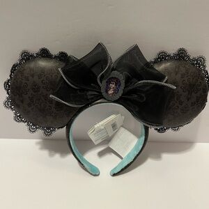 Disney haunted mansion lady Medusa ears nwt